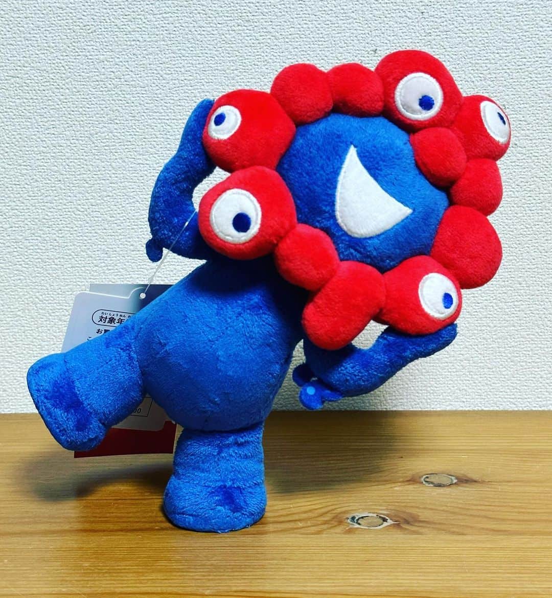 おもちゃんねるんのインスタグラム：「やっとミャクミャクさまのぬいぐるみゲット！  うち娘が強く希望されております 今年の誕生日プレゼントになります笑 7月の誕生日旅行先で渡します😊」