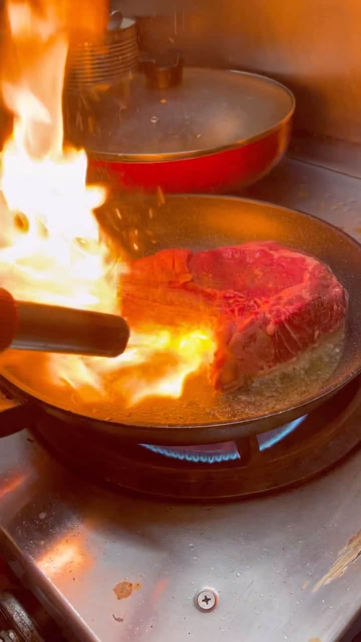 南の島のおばーと孫のインスタグラム：「お肉柔らかすぎて旨でした  #沖縄グルメ #焼肉 #ステーキ #沖縄 #ランチ」