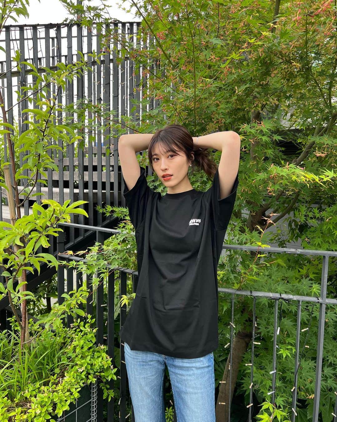 小山莉奈のインスタグラム：「@threedots_official  @isetan_shinjuku_urbancloset  6/20(火)まで、伊勢丹新宿店 2階アーバンクローゼットにてポップアップ開催中です🌸 わたしは、イラストレーター関根正悟さんのデザインにしました︎☺︎ ユニセックスなので、男性の方にも🤭  #threedots  #スリードッツ #PR」
