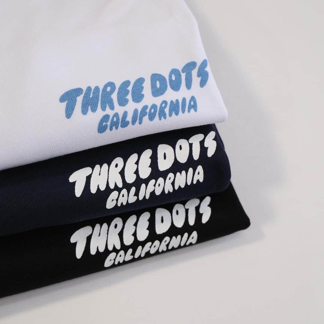 関根正悟さんのインスタグラム写真 - (関根正悟Instagram)「“ THREE DOTS @threedots_official “  Artwork for THREE DOTS✍️  今日からTHREE DOTSのポップアップが新宿伊勢丹2階アーバンクローゼットにてスタート👏  THREE DOTS CALIFORNIAと描いたワンポイントロゴがプリントされた半袖Tシャツを買っていただくと、もれなく缶バッジがもらえるそうです😼（２枚目参照）6/20までと比較的期間長いのでぜひ遊びに来てくださいませ☺️  【THREE DOTS POPUP STORE】 2023年5月31日（水）～6月20日（火） 新宿伊勢丹２Fアーバンクローゼット   #threedots #新宿伊勢丹2階 #shogosekine」5月31日 14時50分 - shogosekine0319