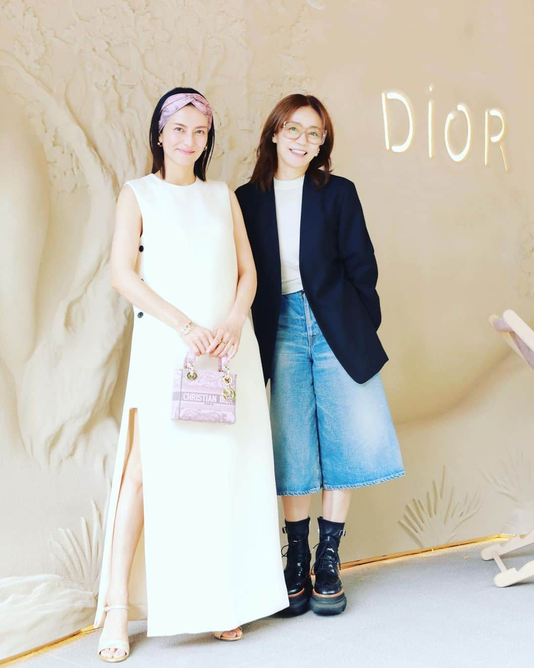 田中杏子さんのインスタグラム写真 - (田中杏子Instagram)「京都のROKU HOTEL, LXR Hotels & Resorts にて開催されているDIORIVIERA POP-UP KYOTO にて、久しぶりにコウちゃんに会えた❤️ルン。  POP-UPのための素晴らしい空間に素敵なコレクションの数々💕 この時期に京都にくるならぜひ尋ねてみてください。気分上がりますよ💯💕🥰  POP-UPは6月1日から7月2日まで。 写真最後の２枚、プールサイドのDIORIVIERAは.宿泊ゲストのみに開放されている場所だそうです💕　うっとり。  #dioriviera  #akotanaka」5月31日 15時00分 - akoakotanaka