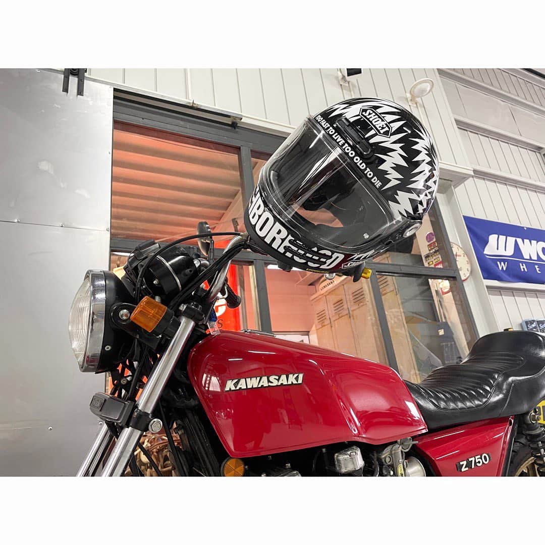 佐田正樹のインスタグラム：「SHOEI ✖︎Neighborhood  カッコイイ‼︎  シールド締めても曇らないヘルメット‼︎」