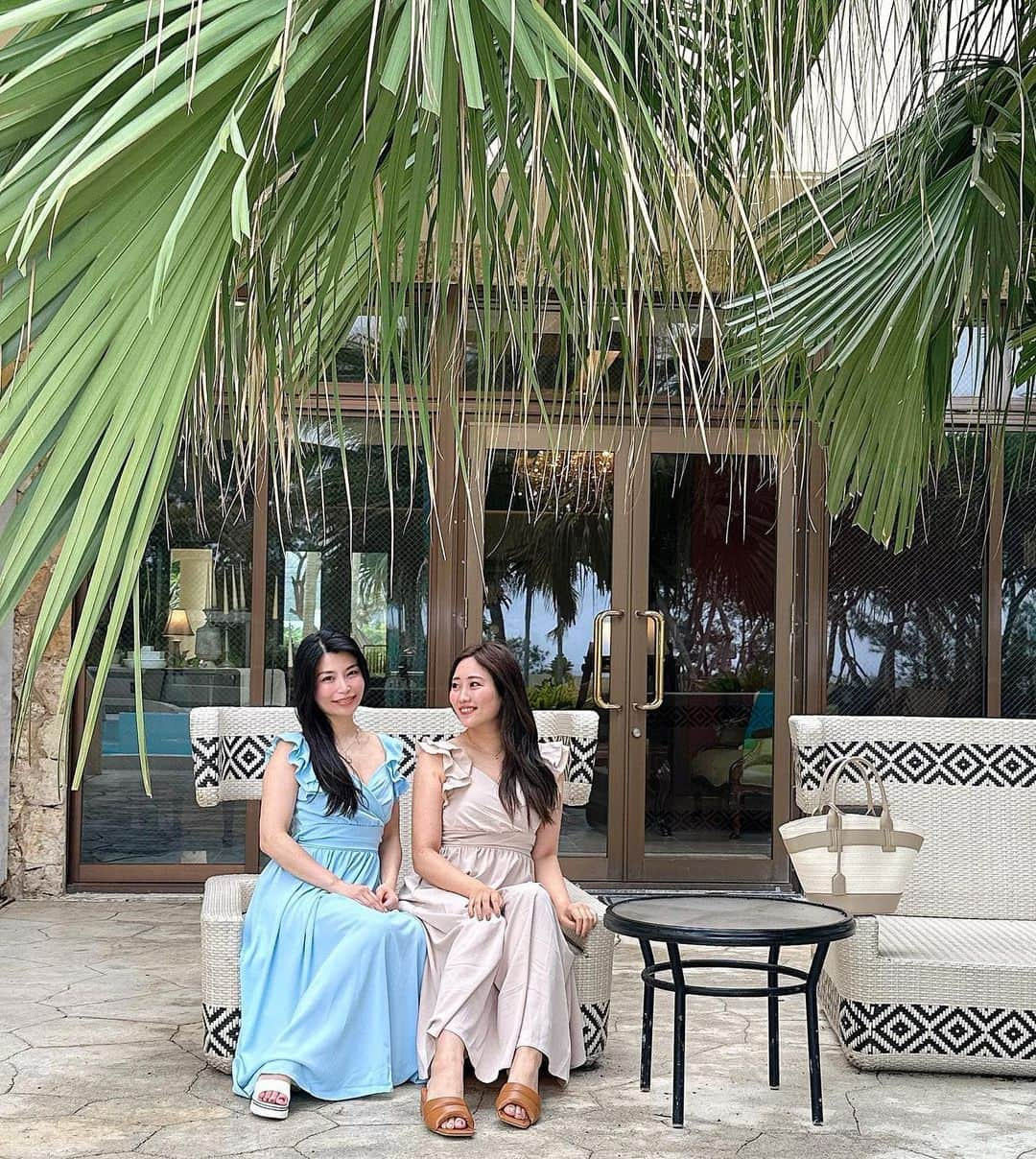 ルナさんのインスタグラム写真 - (ルナInstagram)「今回の旅のホテルはここ✈️🌺  📍La Casa Panacea Okinawa Resort @la_casa_panacea_okinawa_resort  〒904-0402  沖縄県国頭郡恩納村安富祖1355-1  10室限定のプライベートリゾートホテル🩷  お友達とたまたまお揃いの服を買ってたので合わせてきてみた🩷🤣 @shein_japan のだよ✌️ 商品ID: 14624170  今日までクーポン使えるのでよかったら使ってね♪  クーポンコード：4ST273 ※0-5999円で15%オフ 6000円以上で20％オフ 有効期限：2023/05/31 ┈┈┈┈┈┈┈┈┈♡ #SHEIN春の感謝祭 #SHEINコーデ #SHEIN #SHEIN購入品 #今日のコーデ #OOTD  #購入品紹介 #沖縄リゾート #恩納村ホテル #リゾートホテル #流れるプール #プライベートリゾート #okinawa #lacasapanaceaokinawaresort #沖縄ホテル #東京女子部 #タビジョ #runa_hotelstay #herlipto #リゾートコーデ」5月31日 15時08分 - runakumaa