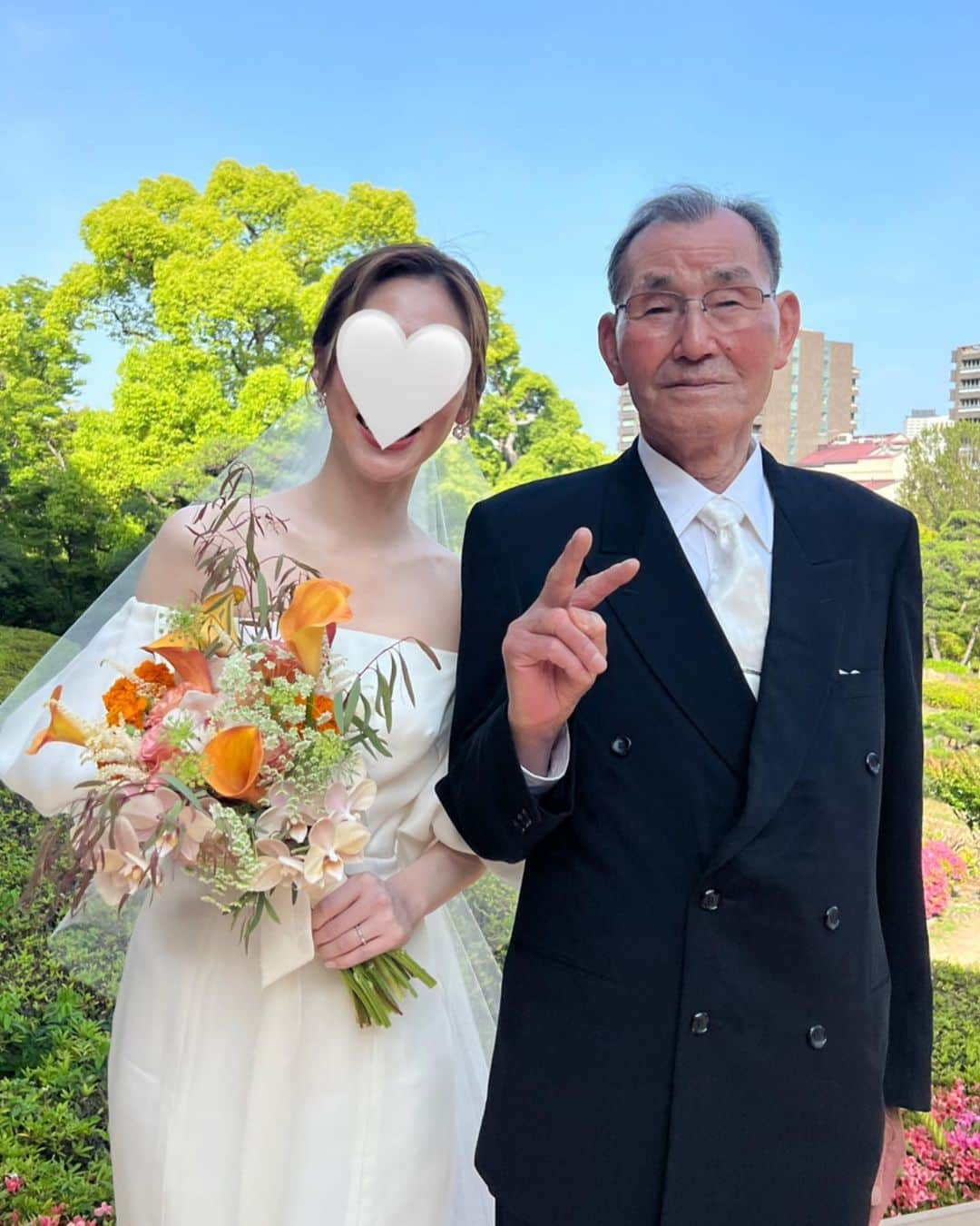 あさぎーにょさんのインスタグラム写真 - (あさぎーにょInstagram)「妹の結婚式👰‍♀️🤵‍♂️泣いたー！！！  ps:質問おおかったけれど 式場は神戸の相楽園さん @thesorakuen   dress @natsumiosawa_official  egg @simonerocha_  #結婚式#ウエディング#結婚式お呼ばれコーデ #結婚式コーデ #結婚式ドレス #結婚式お呼ばれ」5月31日 20時35分 - asagiinyo