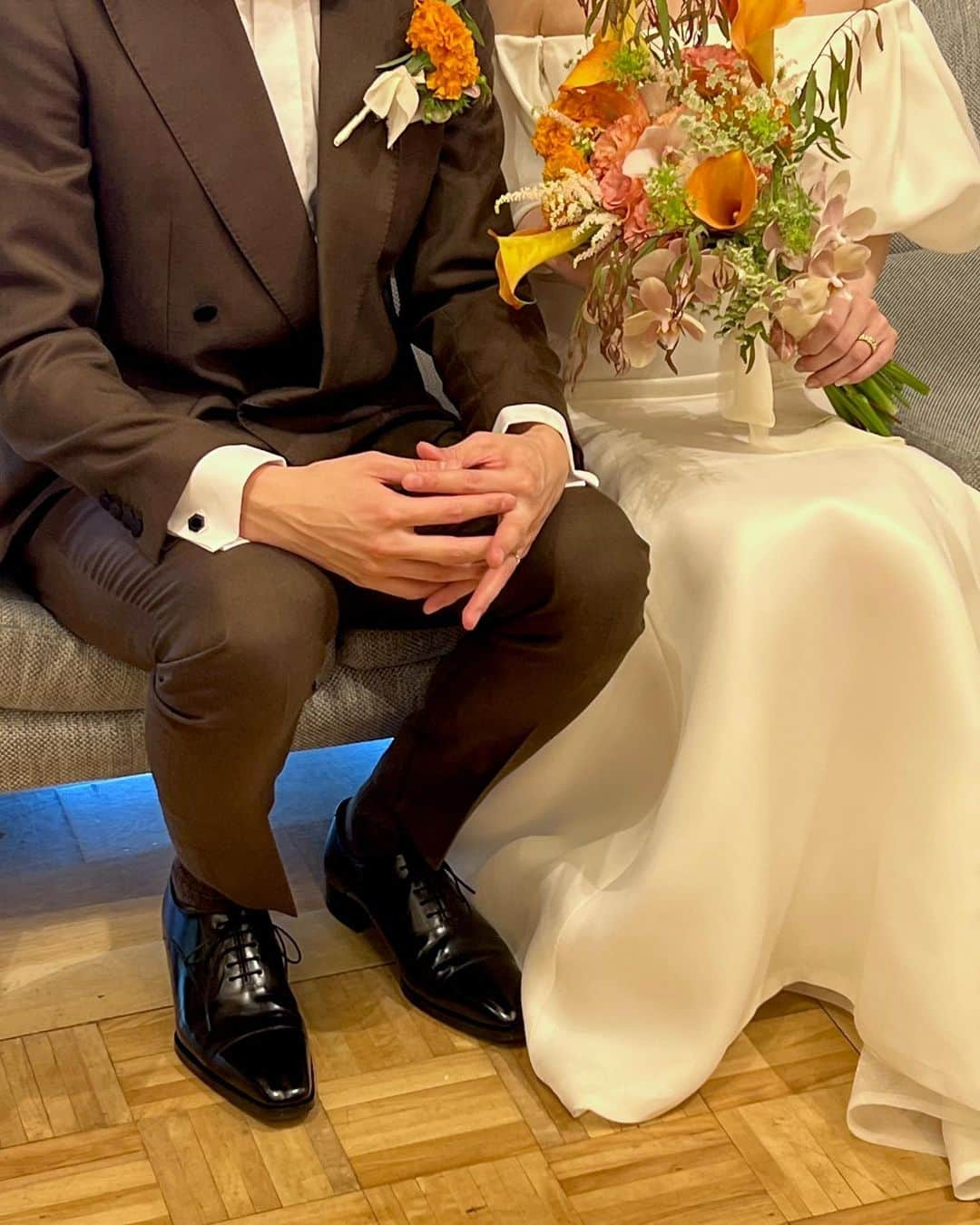 あさぎーにょさんのインスタグラム写真 - (あさぎーにょInstagram)「妹の結婚式👰‍♀️🤵‍♂️泣いたー！！！  ps:質問おおかったけれど 式場は神戸の相楽園さん @thesorakuen   dress @natsumiosawa_official  egg @simonerocha_  #結婚式#ウエディング#結婚式お呼ばれコーデ #結婚式コーデ #結婚式ドレス #結婚式お呼ばれ」5月31日 20時35分 - asagiinyo