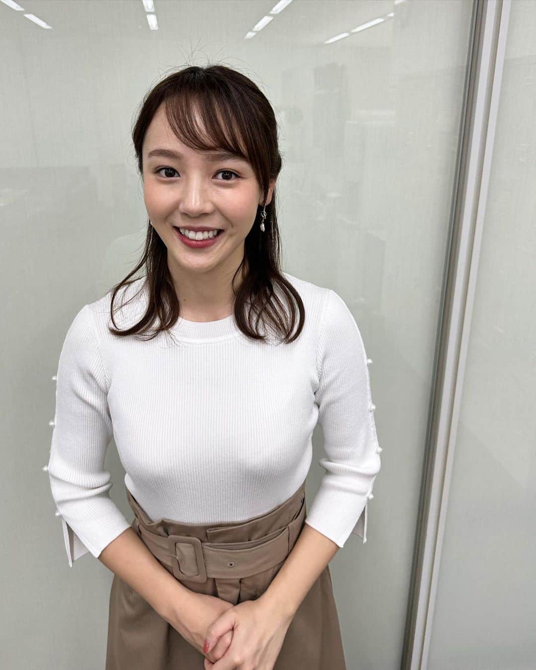 森千春　最新 森千晴さんのインスタグラム写真 - (森千晴Instagram)「5月、おわり！ 明日からもよろしくお願いします✨ 0529(月) トップス  @granyamaki ボトムス @cecilmcbee_official アクセサリー @histoire_jp 0530(火) トップス  @brownie_inc ボトムス @clear.official ...
