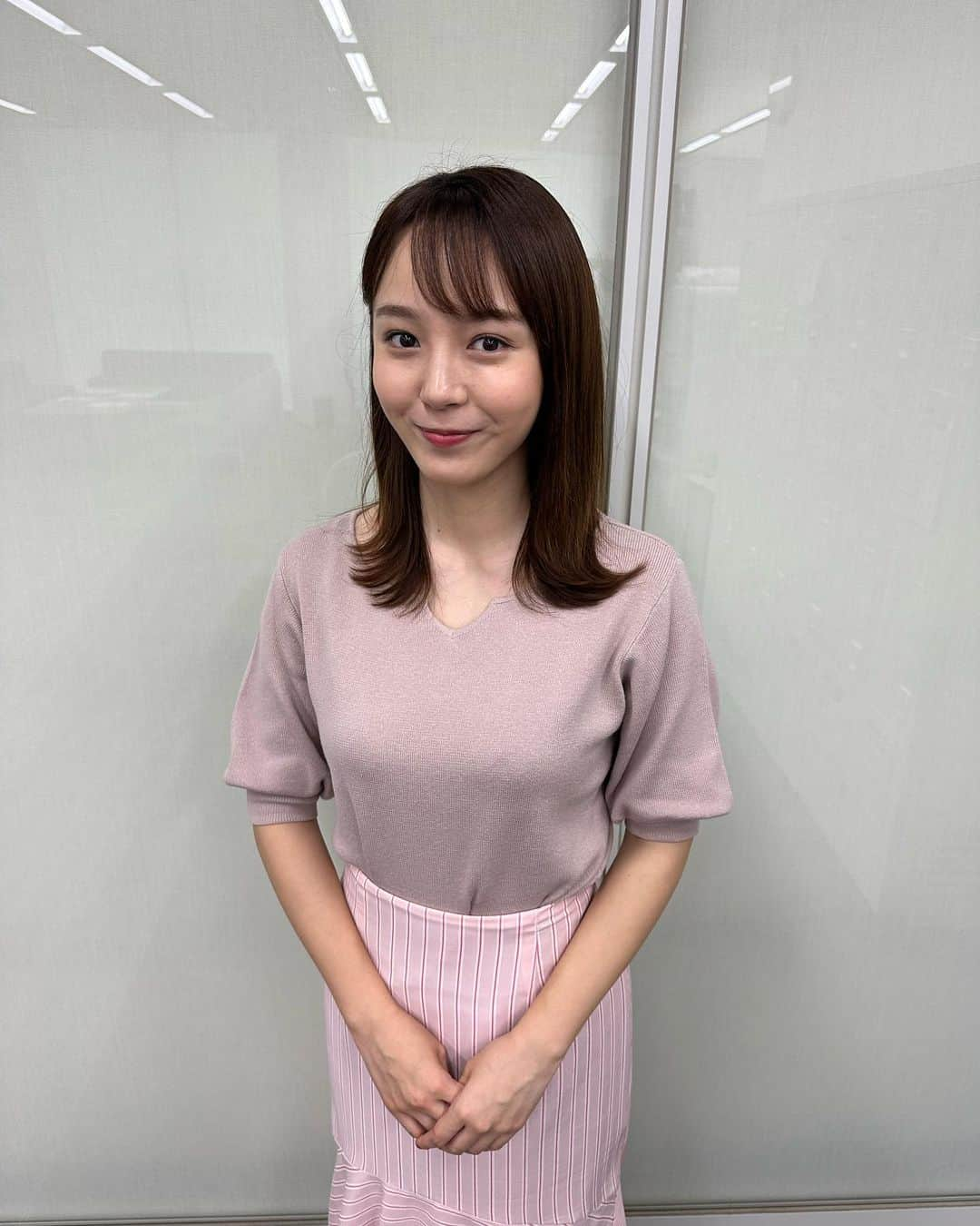 森千晴さんのインスタグラム写真 - (森千晴Instagram)「5月、おわり！ 明日からもよろしくお願いします✨  0529(月) トップス　　　@granyamaki ボトムス　　　@cecilmcbee_official アクセサリー  @histoire_jp  0530(火) トップス  @brownie_inc ボトムス  @clear.official アクセサリー  @histoire_jp  0531(水) ワンピース  @ladymade_official アクセサリー　@histoire_jp」5月31日 15時17分 - mori.chiharu