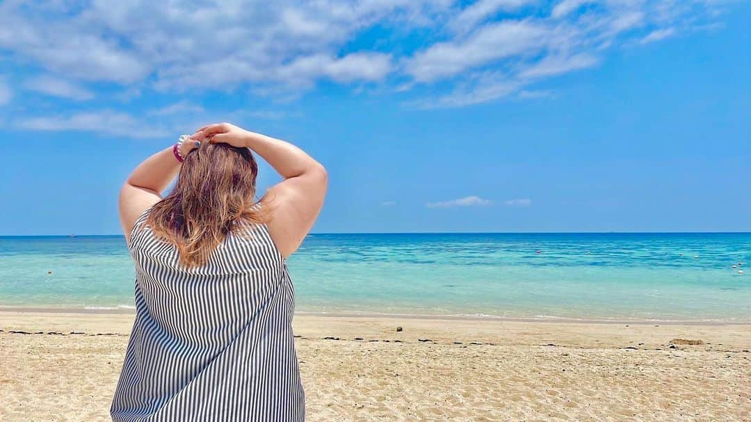 優宇さんのインスタグラム写真 - (優宇Instagram)「_ ちょっと前だけど癒されてきた🏝️🌈 海が最高に好きだ〜。 縦ストライプを打ち消す二の腕の逞しさも愛せるな〜 #ishigakiisland #privatebeach #ishigakiblue #trip」5月31日 15時28分 - yuustagram719