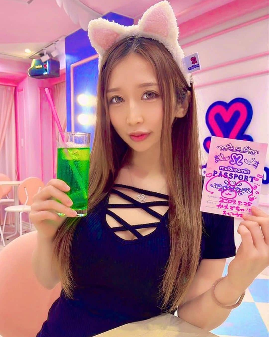 橘楓のインスタグラム：「🩵‪🩷💜❤💙💚  🦢🏹🪞  メイドカフェฅ^•ω•^ฅin秋葉原 めいどりーみん🩵🩷💜  . .  #メイドカフェ #秋葉原 #萌え #メイド喫茶 #ランチ巡り #映えカフェ #インスタ映え #カフェ巡り #インスタグラビア #ギャル #コスプレ #ビキニ #グラビア #むちむち #ストレートヘア #ランチ #オシャスタグラム #パイスタグラム #セクシー #巨乳 #ootd #sexy #cosplay #gravure #bikini #bikinigirl #cute #fashion #instagram」