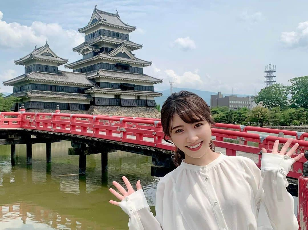 久保井朝美さんのインスタグラム写真 - (久保井朝美Instagram)「📖 今発売中の「FLASH」 「お天気キャスター総選挙」で 2位に選んでいただきました🥹  驚きました😳😳😳❣️  応援してくださっている みなさんのおかげです❤️ ありがとうございます🙏  これからも頑張るので よろしくお願いいたします😊  掲載されている写真は 父が撮影してくれました🏯  #お天気キャスター #久保井朝美 #松本城 #長野県松本市 #気象予報士 #防災士 #講演会講師 #お城好き #お城めぐり」5月31日 16時08分 - asami_k920