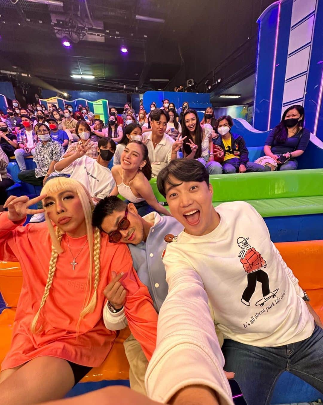 Ryan Bangのインスタグラム：「With my Gen Z family @praybeytbenjamin @pereziion27 and @jackiegirlg 😎  See you on Friday at the Araneta Coliseum Rrrrrrrllllllllllampa!!! 🕺  #rampa」