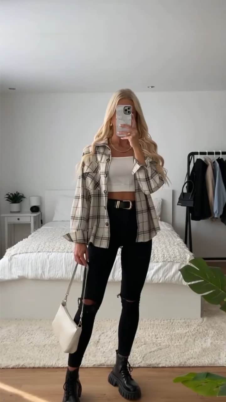 SHEINのインスタグラム：「@lisarosii's GRWM stands for "Grunge Ready With Me" 🎸🤎🙌 @lisarosii  🔎3279578 4184356 9771996 4964657  #SHEIN #SHEINforAll #SHEINstyle #fashion #chic」