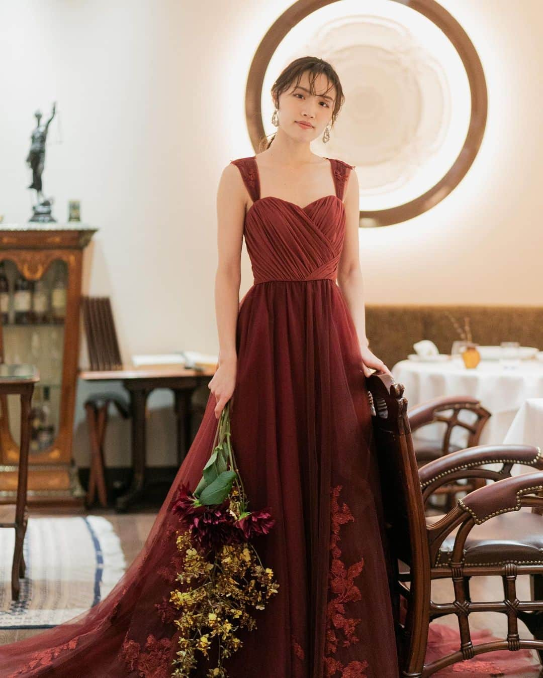 JUNO TENJINさんのインスタグラム写真 - (JUNO TENJINInstagram)「Color Dress  JUNO × @hiramatsuwedding_hakata   JUNOオリジナルのシックな色味のきらめくスレンダードレスのご紹介です  レストランひらまつの フランスの街並みをイメージした 雰囲気にも映える上品なボルドーカラー  深みのある落ち着いたお色味が 高貴な印象に魅せてくれます チュールのあたたかみと 動くたびにきらめく刺繍が 上質なレストランウェディングを叶えてくれるカラードレスです🕊️  Dress No.04-12200   #junowedding   #junodress  #wedding   #weddingdress   #ウェディングドレス  #カラードレス  #ドレス試着  #結婚式  #前撮り  #2023春婚  #2023夏婚  #2023冬婚  #プレ花嫁   #九州プレ花嫁  #福岡プレ花嫁  #少人数ウェディング  #家族婚  #ひらまつウェディング  #ひらまつ花嫁  #hirawatsu花嫁   #juno天神本店」5月31日 16時57分 - juno_tenjin