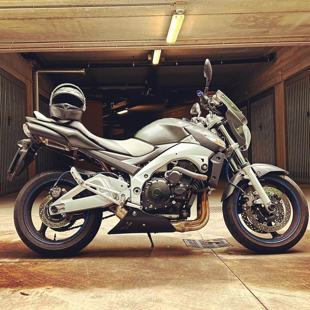 アンドレア・ファッブリさんのインスタグラム写真 - (アンドレア・ファッブリInstagram)「#gsr600 #suzuki」5月31日 17時17分 - andreafabbri_