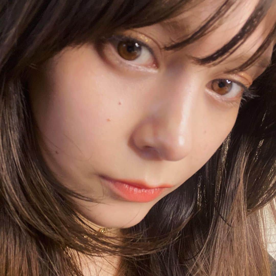 エイミーのインスタグラム：「makeup done using @didion_beauty 💄💛🩶」