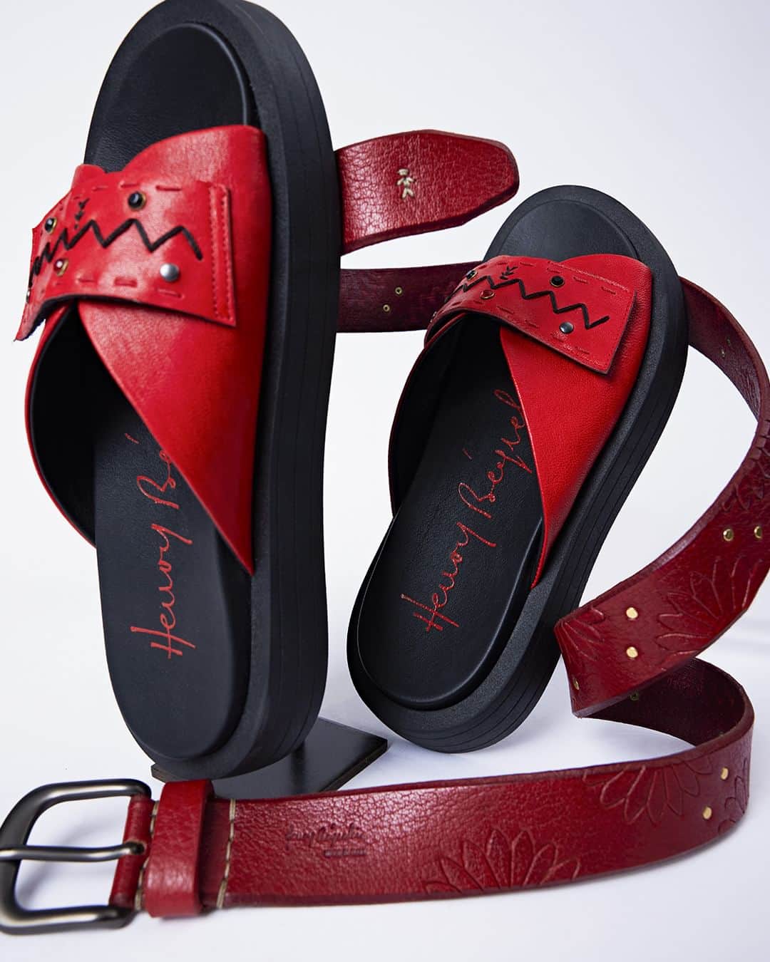 エンリーベグリンのインスタグラム：「Combine the new slipper old iron with Margaret belt, handmade, for your modern look.  Shop now - tap or click link in bio  #HenryBeguelin #SS23 #instafashion #instastyle #womensfashion」