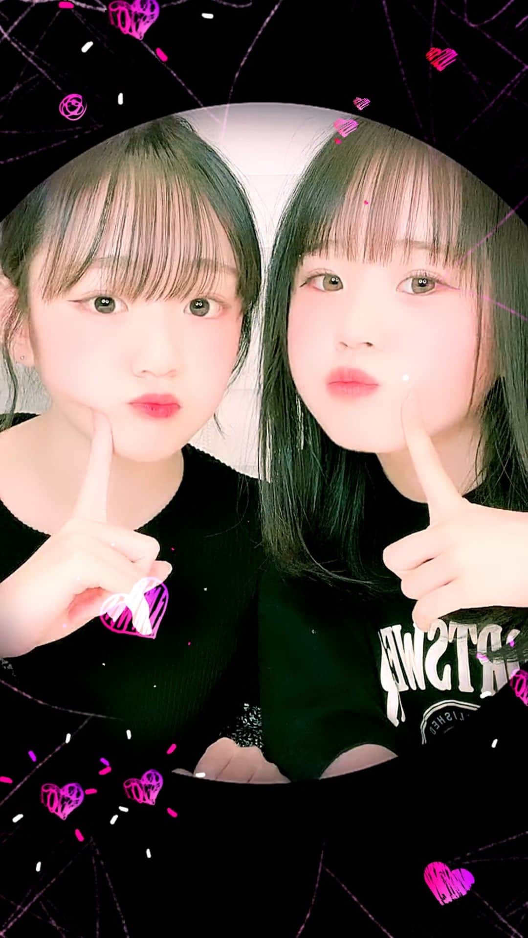 さやりさのインスタグラム：「今欲しいものありますか！！うちは家の中で歩くやつ🚶‍♀️」