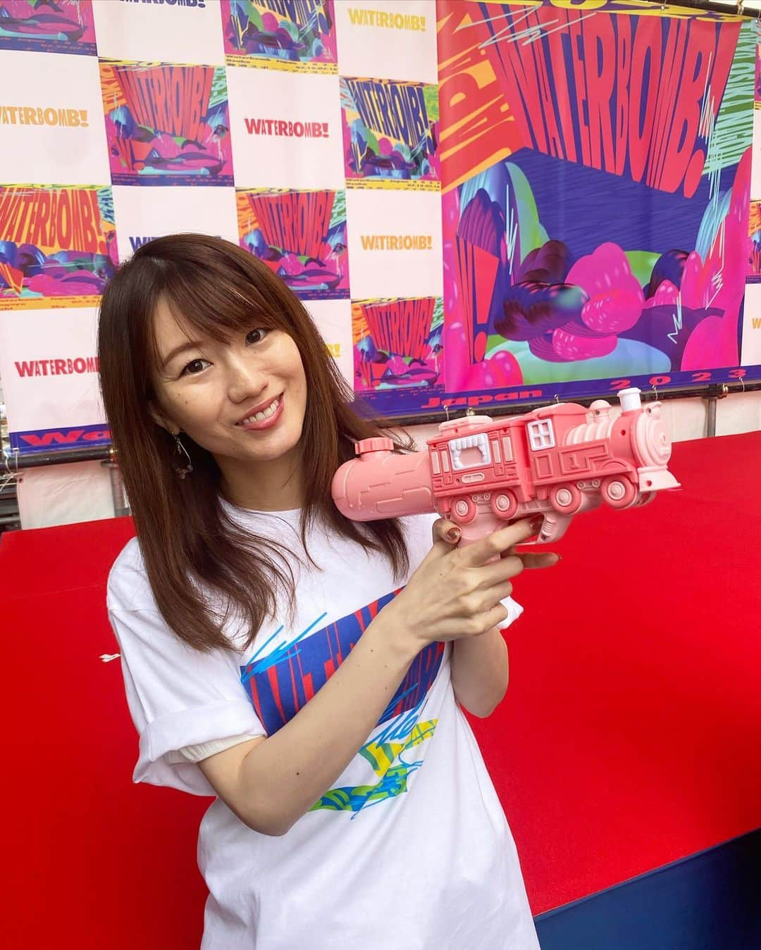 にゃんさんゴルフさんのインスタグラム写真 - (にゃんさんゴルフInstagram)「ウォーターボム日本初開催🇰🇷🇯🇵🔫 記者発表イベントにいって来たよ🐈  ウォーターボムプレイベント✨ みんなで公式Tシャツ着たよー！  フワちゃん、四千頭身さん、アンエンユリさんと 水鉄砲で撃ち合い🤣笑  東京、名古屋、大阪で7月に開催だよ😝 @waterbomb_tokyo_official  @waterbomb_nagoya_official  @waterbomb_osaka_official   ピンクの水鉄砲可愛くない？🤣💕  あしたから6月🐈 夏が楽しみーーー😻  #ウォタボムヤバイ #ウォーターボム#水鉄砲#waterbombjapan #夏フェス #フェス#生足#生足女子  #フワちゃん#四千頭身さん#アンエンユリ #フェス好き#イベント#韓国いきたい#フェスいきたい#fes#tokyo#osaka#nagoya#korea」5月31日 18時09分 - miiiii0228