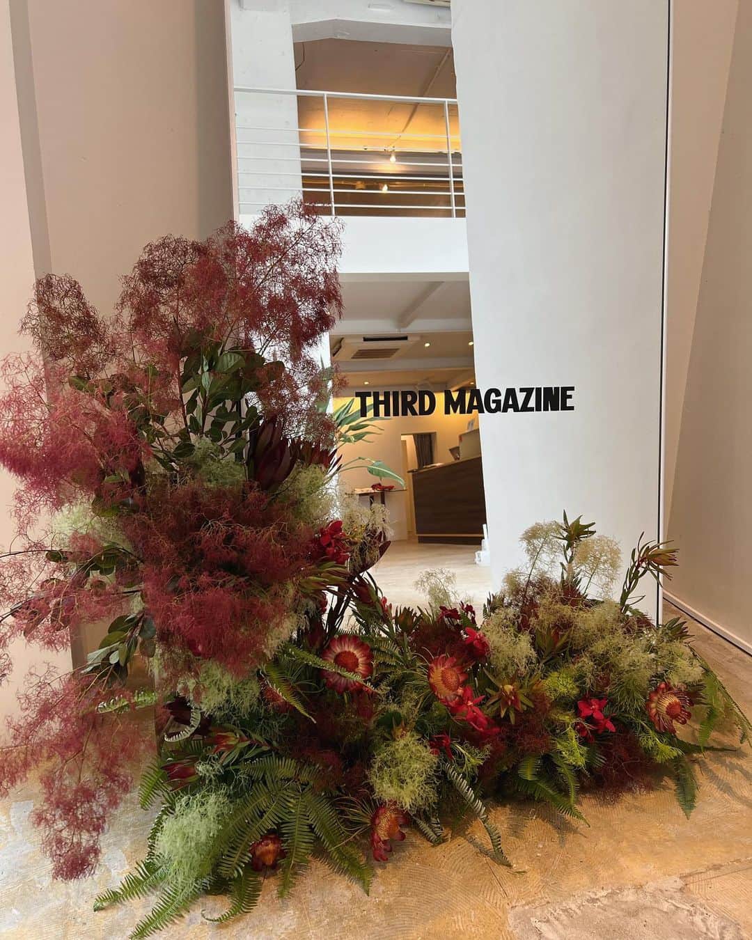 畑野ひろ子のインスタグラム：「明日から始まる　@third_magazine 展示会の装花を担当させていただきました。  毎回、展示会を楽しみにしているブランドです🥰 今回も素敵すぎるアイテムばかり💙」
