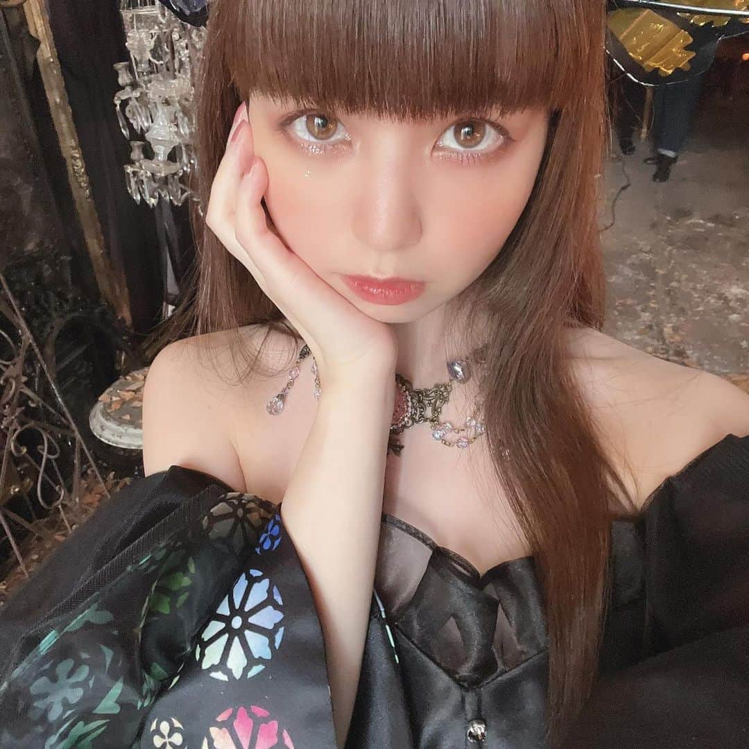 春奈るなのインスタグラム：「今日はLUNAMARIAの撮影でした🥳💖 詳細をお楽しみにーっ🥰  #lunamaria 8th #weddingdress  #photoshoot」