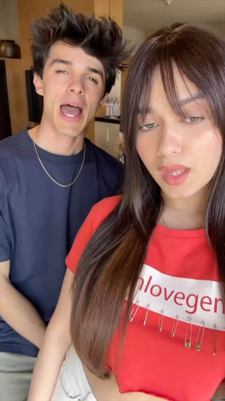 Brent Riveraのインスタグラム：「Made it to India :)」