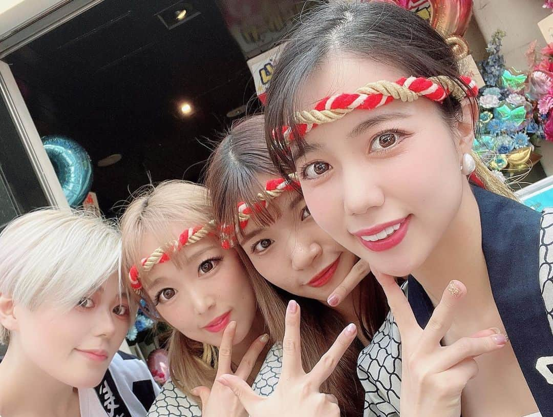 南まゆさんのインスタグラム写真 - (南まゆInstagram)「🤍 浅草三社祭❤️！！！ 3年ぶりの開催！ おにぎり🍙お配りさせて 頂きました☺️‼︎🙏🏻✨ . 商売繁盛🙏🏻🙏🏻🙏🏻⛩️✨👏🏻✨ . #浅草　#三社祭　#浅草ロック座 #御神輿　#伝統」5月31日 18時56分 - mayuminami1127