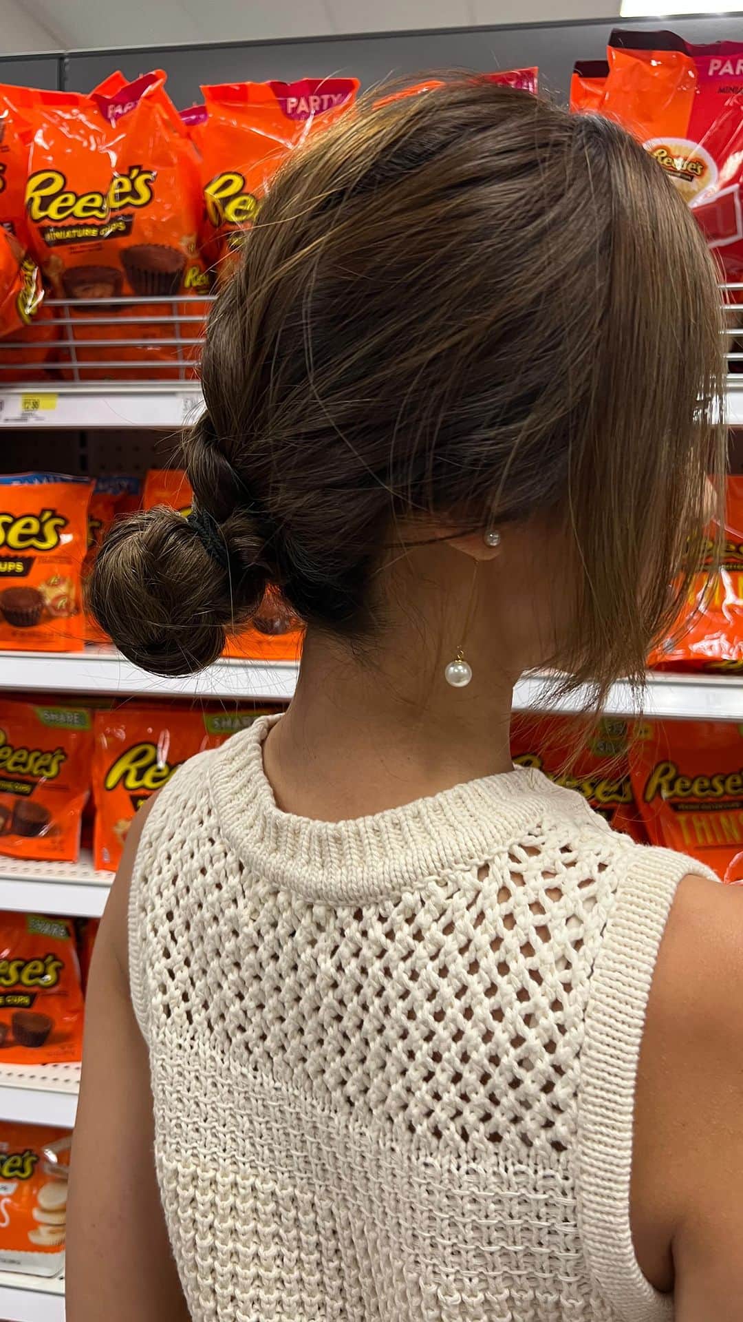 Mieのインスタグラム：「ターゲットは今アメリカで一部子供ティーン向けの特殊なお洋服を販売し、ありえない😤と怒った市民がボイコット運動したり呼びかけてる。  とあるニュースでは会社が1週間で$10ビリオンもの損失があったとか、、、  わたしも今後行くの避けてしまうかもだけど、可愛いものもあるしとっても残念😭  #ハワイ #インテリア #お買い物 #ショッピング #ママ #ハワイ生活 #Hawaii #target  #アラモアナショッピングセンター」