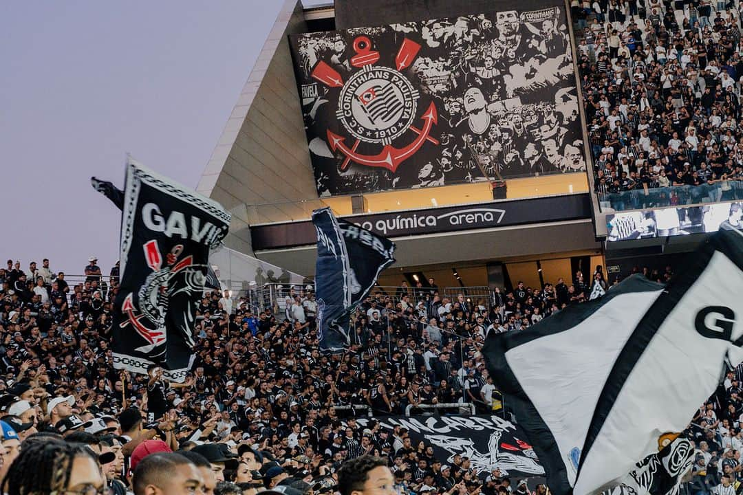 コリンチャンスさんのインスタグラム写真 - (コリンチャンスInstagram)「🎶 EU VIVO POR TI, CORINTHIANS! 🎶  📸 @evanderportilho   #SCCPxATL #DiaDeCorinthians #VaiCorinthians」6月1日 5時00分 - corinthians