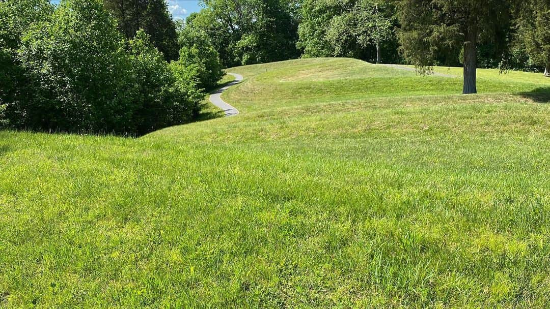 ビクトル・ホブランさんのインスタグラム写真 - (ビクトル・ホブランInstagram)「The Great Serpent Mound」6月1日 5時40分 - viktor_hovland