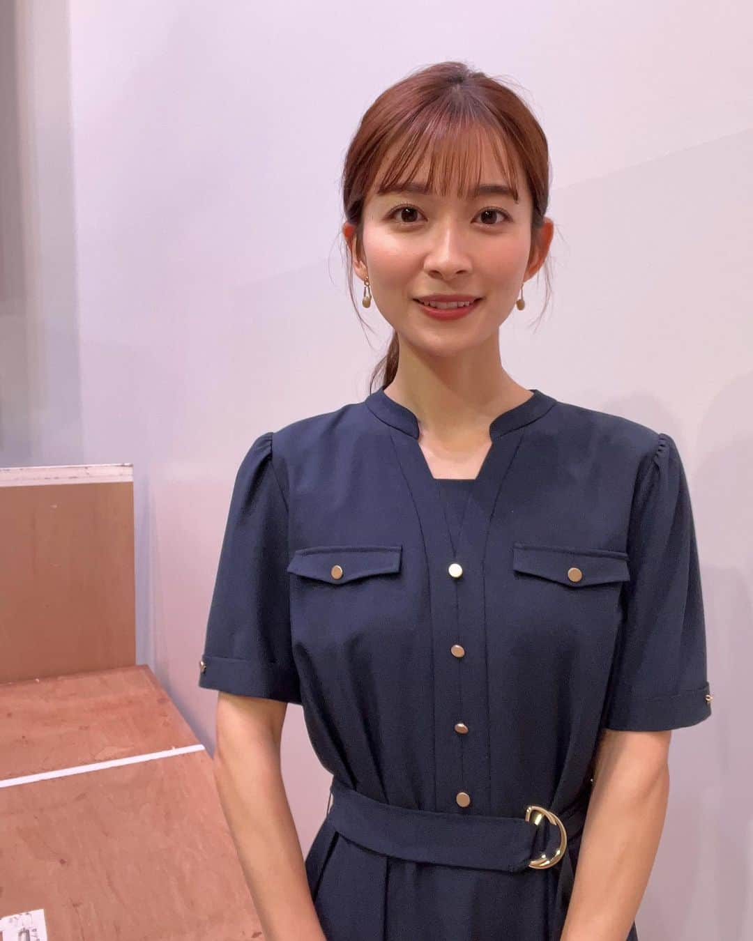 山本里菜さんのインスタグラム写真 - (山本里菜Instagram)「. 1枚目→ まだ撮られるスイッチが 入ってない顔。  2枚目→入りました💡  衣装...LAISSE PASSE  #ひるおび #ワンピース」5月31日 20時48分 - rinayamamoto_0622