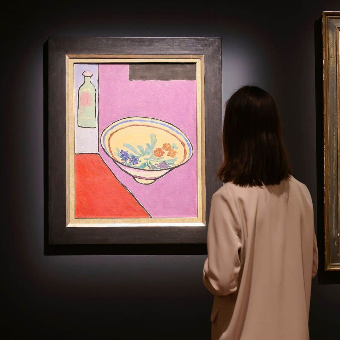 クリスティーズのインスタグラム：「Christie's Milan is delighted to present 'Centuries of Beauty - A Refined Private Collection', celebrating works of art through the centuries.⠀ ⠀ Discover an exceptional selection of cross-category lots: from Old Masters to 20th/21st Century paintings, alongside Italian 18th century sculptures, Maiolica, Italian and French furniture, and a group of Chinese and South East Asian bronzes.⠀ ⠀ 🗓 Centuries of Beauty - A Refined Private Collection, Online: 24 May - 7 June.⠀ ⠀ #ChristiesMilan」