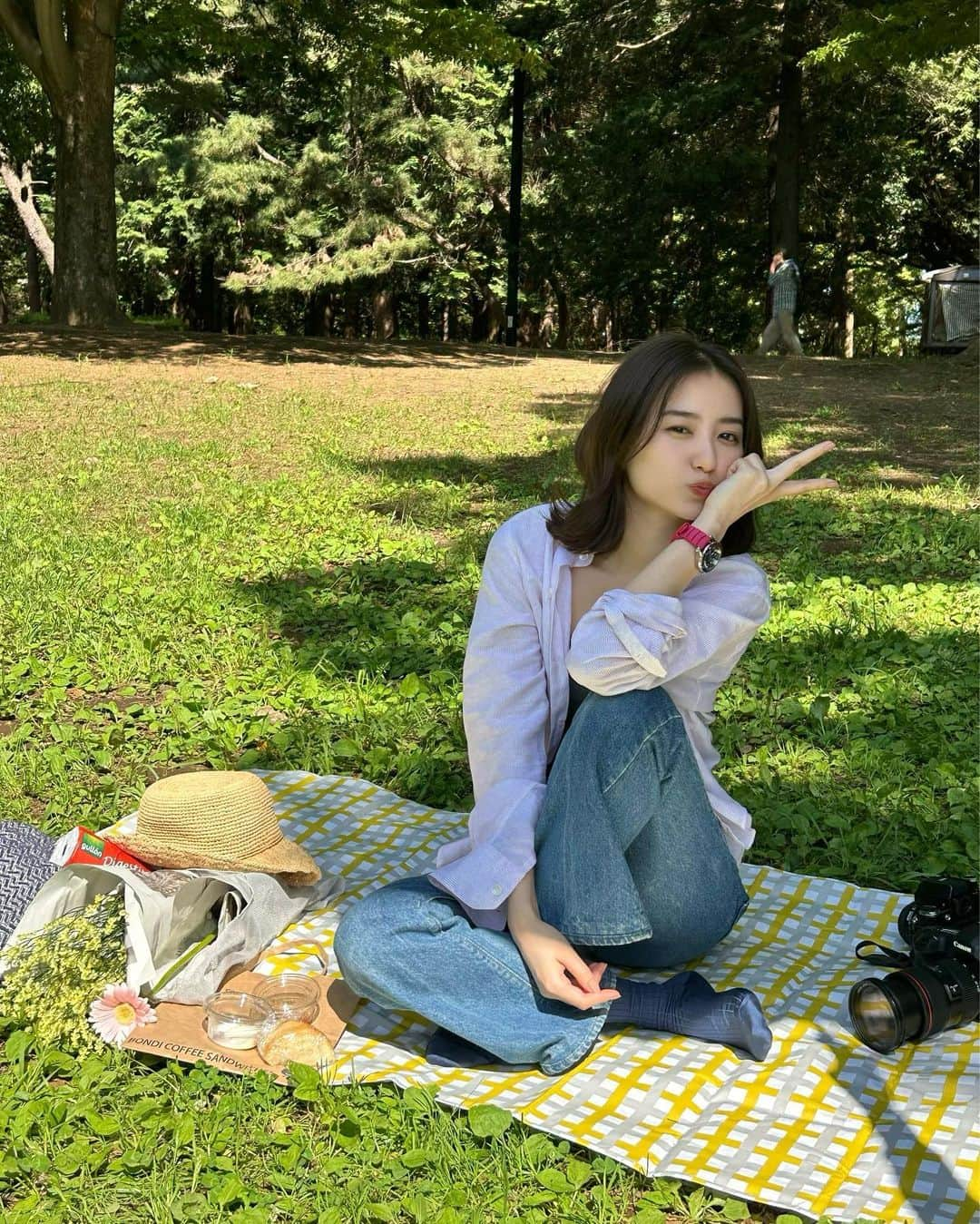 高田里穂さんのインスタグラム写真 - (高田里穂Instagram)「「休日ムーブメント」vol.01  腕時計専門店BEST ISHIDAさんの新連載 なんと、第1回目に呼んでいただきました。  憧れのショパールの時計を着けて 休日の過ごし方を再現させて頂きました🪽✨ @chopard   ロングインタビューと、素敵なお写真が盛りだくさん ぜひご覧ください🫶🏻☺️  #休日ムーブメント #chopardwatch   #BESTISHIDA @best_ishida」5月31日 20時54分 - riho__takada