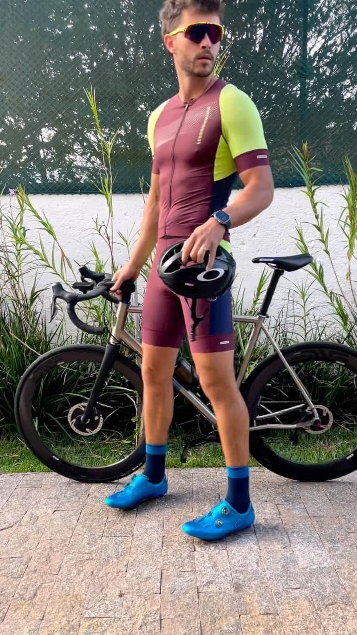 フランシスコ･ラチョースキーのインスタグラム：「Back to the streets 🚴」