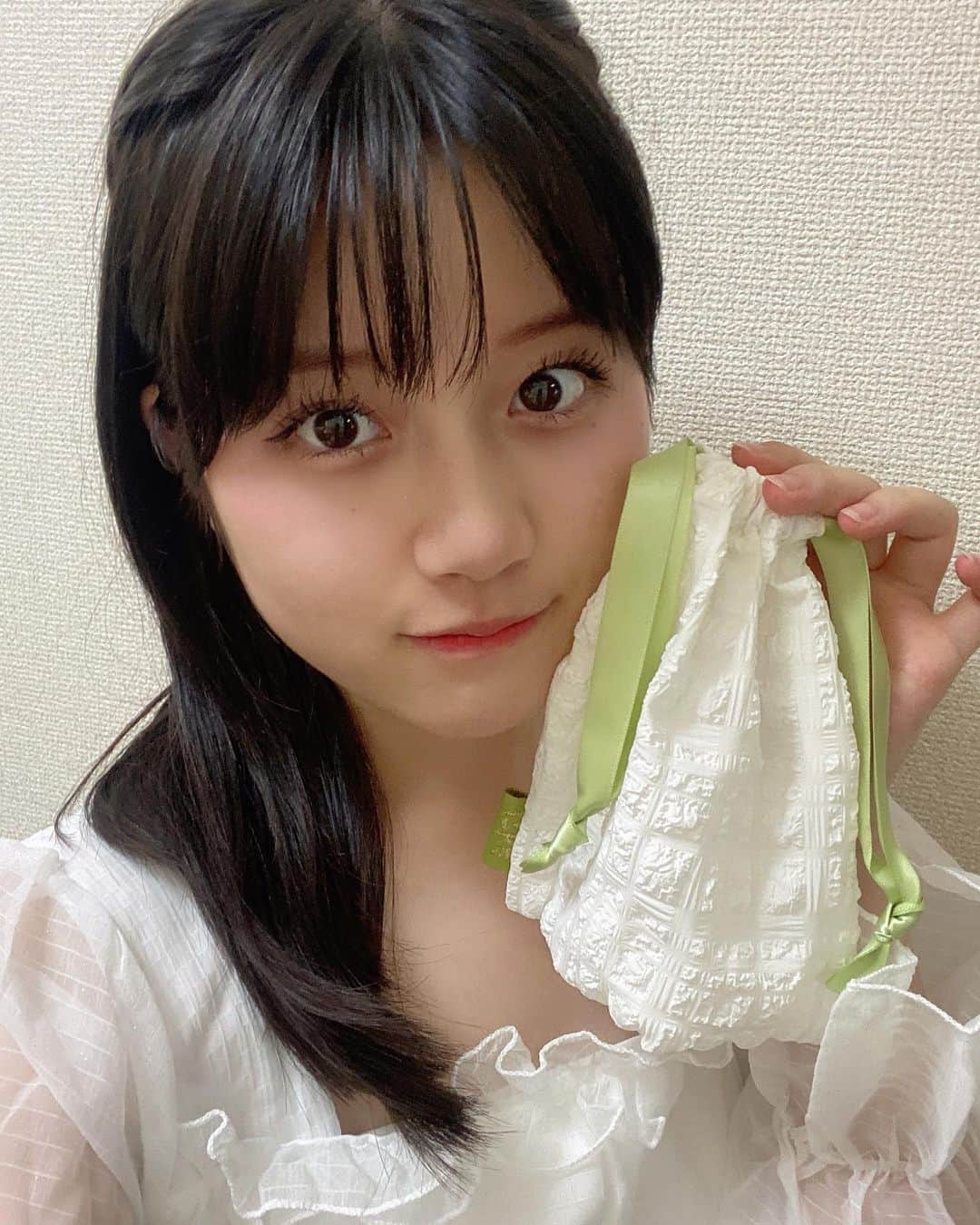 河村果歩のインスタグラム：「🌈🍒  ニコラ6月号は明日発売!!  付録は流行りのポコポコ素材で、色味もこれからの季節にぴったり~💚  私はリップや前髪スティックなどお直し系のものを入れようかなと思ってます🙌🏻  お楽しみに~！  #河村果歩 #nicola #おはスタ #おはガール #かほっち #ニコラ #ニコモ #ニコラ6月号発売中 #SUPERGIRLS #スパガ #アイドル」