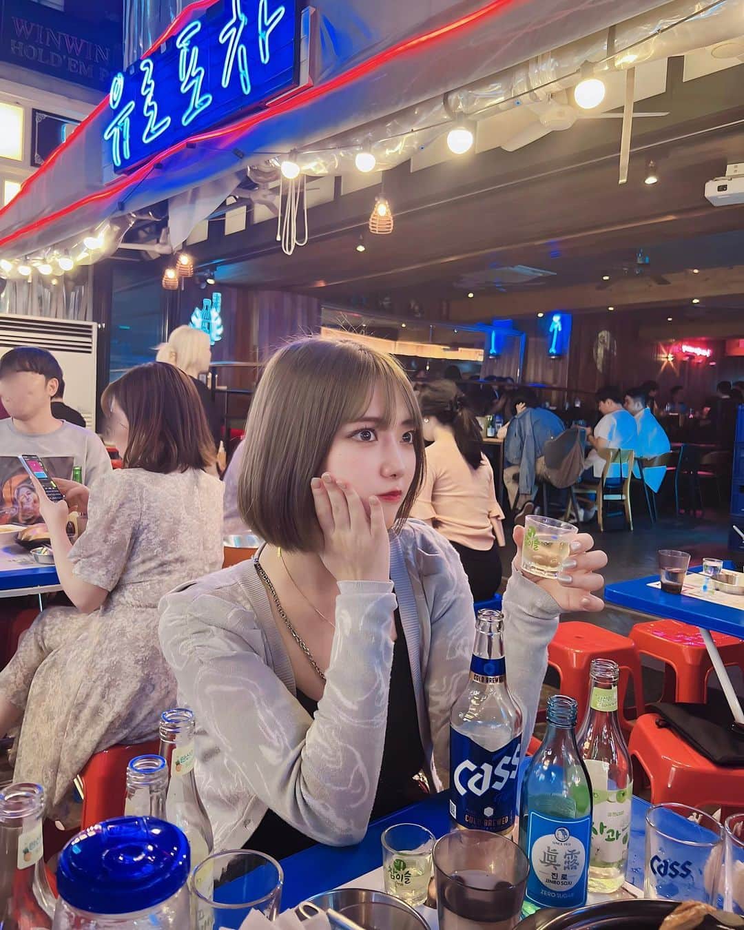 RIKAのインスタグラム：「ハイトーンボブにしたよ🧸🩵 ブリーチ1回で理想のカラーにしてくれた天才 @grow_asuka 💖ボブしか勝たん  #ハイトーンボブ #ミルクティーグレージュ #Newcolor」