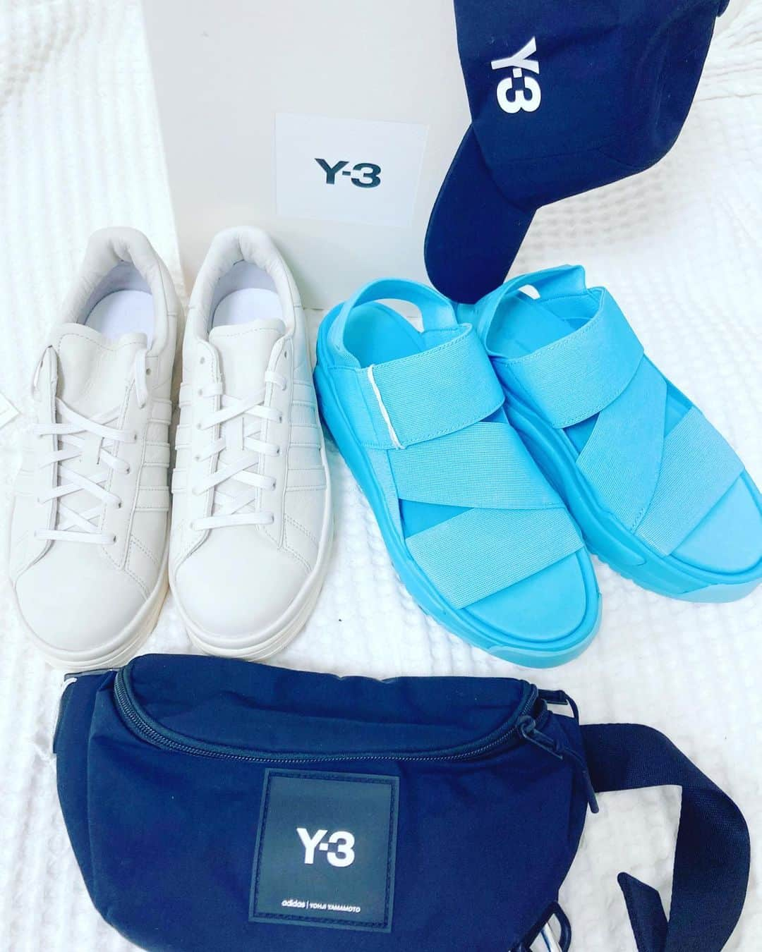 火寺バジル（魔法少女になり隊）のインスタグラム：「new my gear👟  . . . . #バジ靴 #y3 #スニーカー #mynewgear #靴 #adidas」