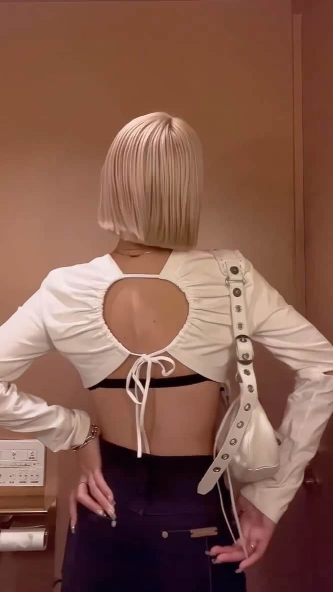 梅村実帆のインスタグラム：「5/31 🎀 👚 @jacquemus  👖 @the.peterdo」