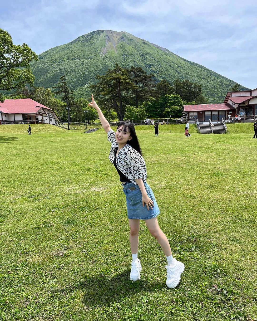 徳永羚海さんのインスタグラム写真 - (徳永羚海Instagram)「. 大好きな場所💫🍃         #大山 #鳥取県 #徳永羚海 #AKB48 #ootd #fyp #fashion  #06 #sjk」5月31日 21時34分 - remi_tokunaga1001