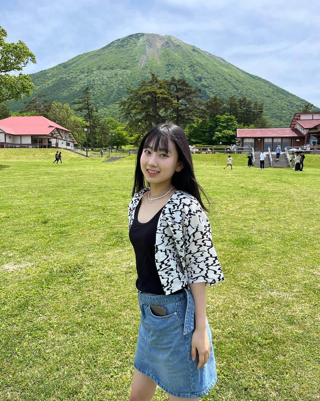 徳永羚海さんのインスタグラム写真 - (徳永羚海Instagram)「. 大好きな場所💫🍃         #大山 #鳥取県 #徳永羚海 #AKB48 #ootd #fyp #fashion  #06 #sjk」5月31日 21時34分 - remi_tokunaga1001