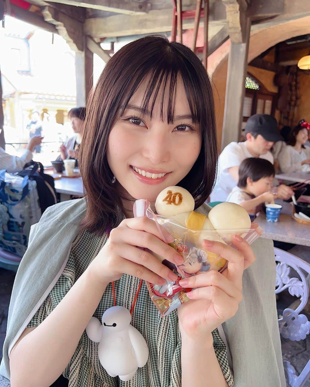 福岡聖菜さんのインスタグラム写真 - (福岡聖菜Instagram)「いっぱい食べた日🛟🩵  #東京ディズニーランド #40thanniversary  #ディズニーフード #tokyodisneyresort」5月31日 21時32分 - seina___ff