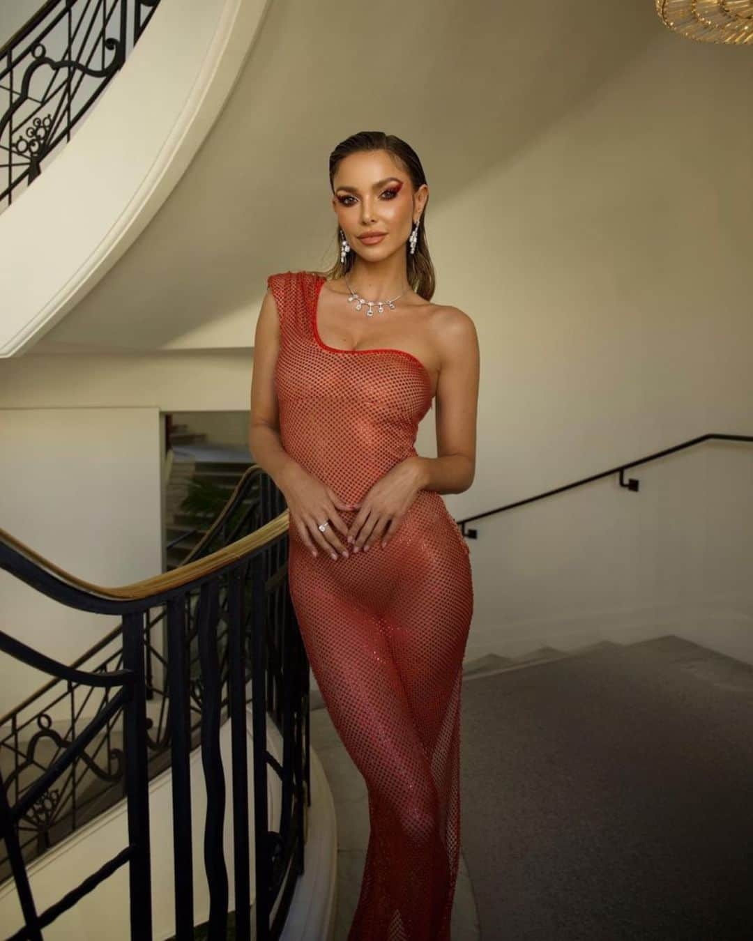 ジェニーさんのインスタグラム写真 - (ジェニーInstagram)「Sophie Hermann wore GENNY red gown on the occasion of the Cannes Film Festival.  Ph. @rapha_833   #Cannes2023  @sophiehermann  @festivaldecannes」5月31日 21時40分 - gennyofficial