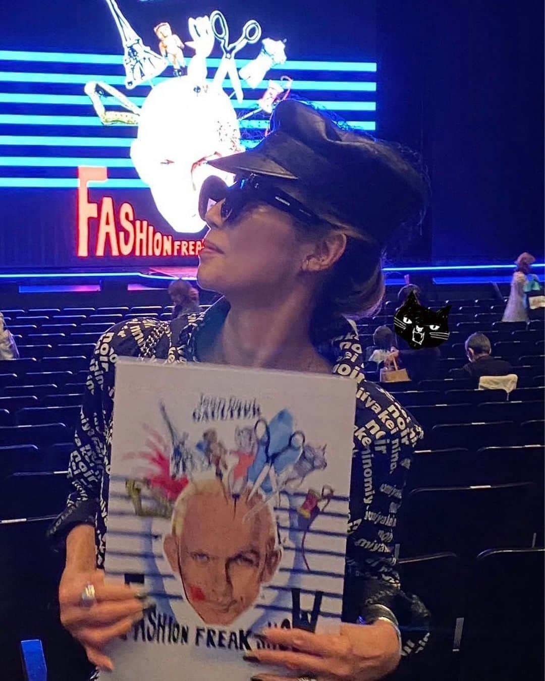 萬田久子のインスタグラム：「Fantastique💋GAULTIER  #渋谷ヒカリエ  #東急シアターオーブ  #ジャンポールゴルチエ  #ファッションフリークショー  #オートクチュール  #萬田久子 #HISAKOMANDA」