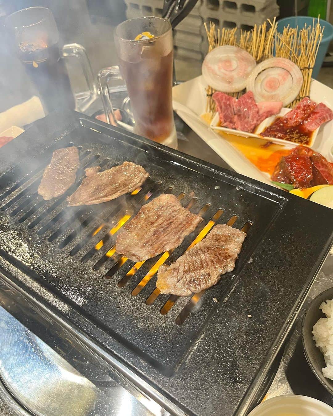 あいりさんのインスタグラム写真 - (あいりInstagram)「和牛ジャンキー🥩 京都駅八条口から徒歩5.6分 . 本格和牛焼肉のお店💕 前は√弍食堂ってゆう韓国焼肉の お店やったみたい！ リニューアルオープンしたんやって🐶❤︎ . どのお肉もほんまにやらかくて おいしすぎた。。😵💓 キムチもわかめスープもアイスも さいこーでした🍨♡ . . #京都 #京都駅 #京都グルメ #グルメ #和牛ジャンキー #本格和牛 #焼肉 #京都焼肉 #肉 #京都駅グルメ  #グルメ女子 #グルメ好きな人と繋がりたい  #京都観光 #ファッション #fashion #ootd #apc #アーペーセー #diesel  #instagood #instalike #followme」5月31日 21時46分 - gtamtgat