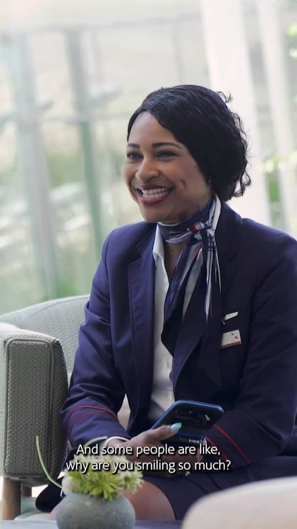 アメリカン航空のインスタグラム：「Happy Flight Attendant Appreciation Day! We’re celebrating the incredible #AAteam of more than 26,000 flight attendants who go above and beyond for our customers every day. They’re the absolute best in the business, and we appreciate everything they do. #InternationalFlightAttendantDay 🌟✈️」