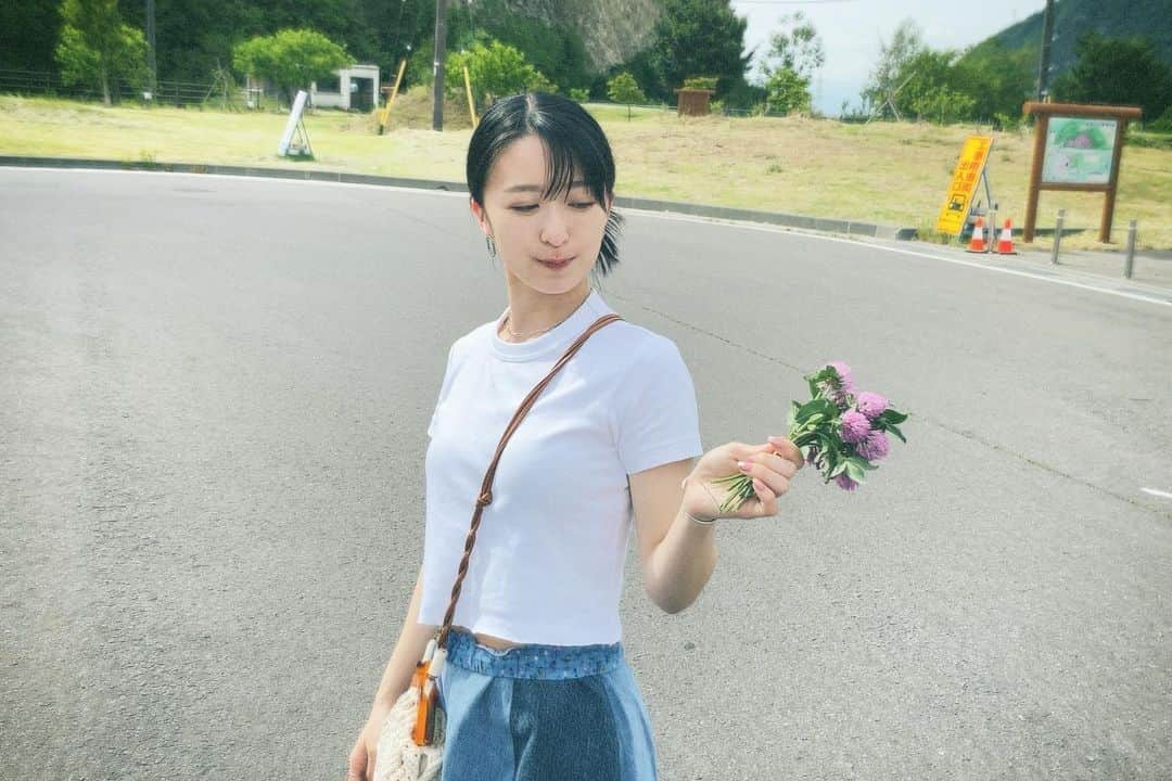 中江友梨さんのインスタグラム写真 - (中江友梨Instagram)「アカツメグサ🌷」5月31日 21時58分 - yuri_tokyogirlsstyle