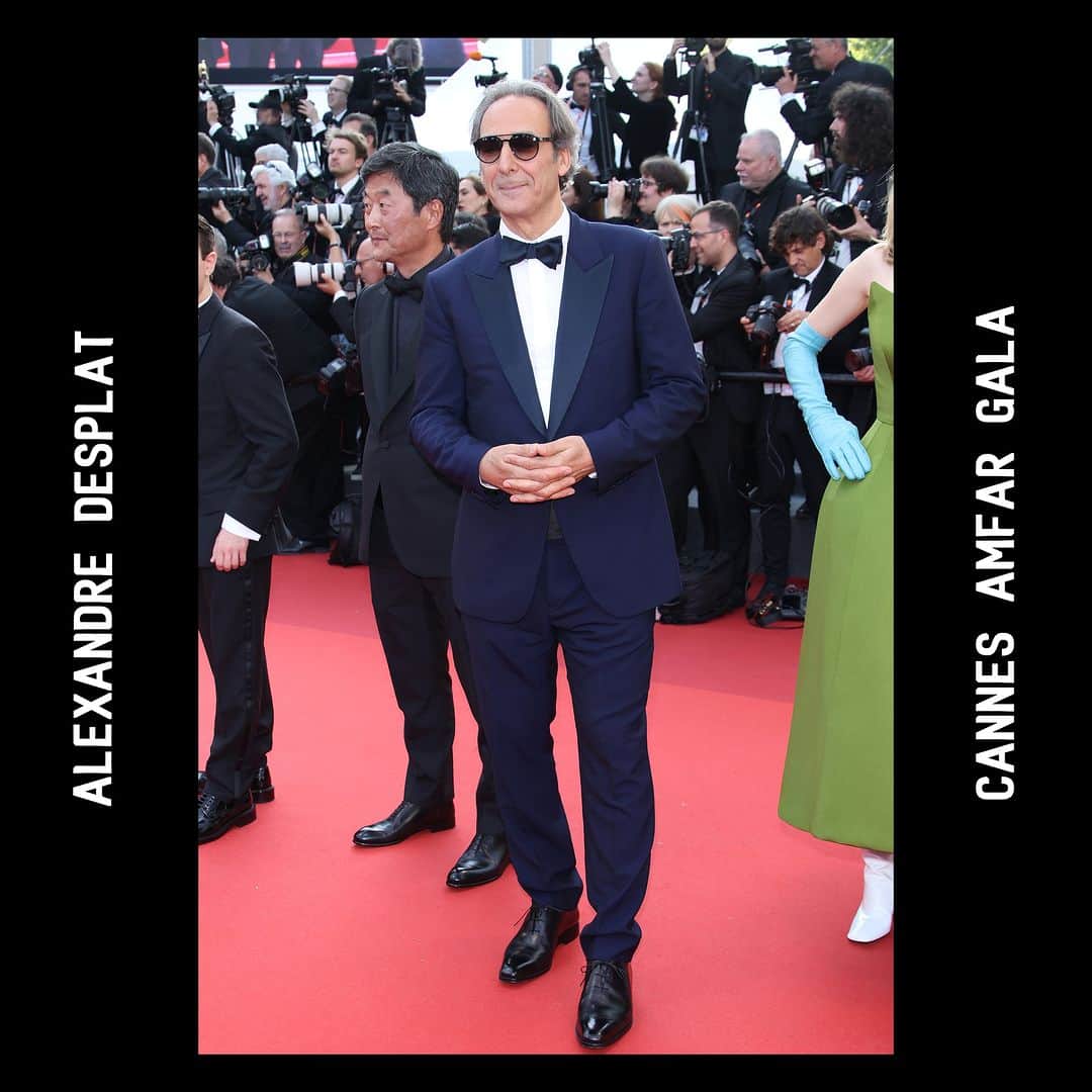 ベルルッティさんのインスタグラム写真 - (ベルルッティInstagram)「- ICONIC MOMENTS WITH #BERLUTI -   A look back at celebrities wearing Berluti for the 'Montée des Marches' moment during the 76th Cannes Film Festival. From classic peak lapel button tuxedos in wool and satin to double-breasted mohair ones, both in black and midnight blue, styling included timeless bib shirts, silk bow ties and glazed Alessandro shoes or evening Andy loafers.  Berluti would like to thank the industry members who trusted the Maison’s unconventional chic approach to formal dressing:  @brandonflynn  @estebanocon  @jonkortajarena  @boydholbrook  #PaulDano  @benjaminlavernhe   #LeeSunKyun   #AlexandreDesplat   @shlomielkabetz   #CANNES2023 #DRESSEDINBERLUTI」5月31日 21時58分 - berluti