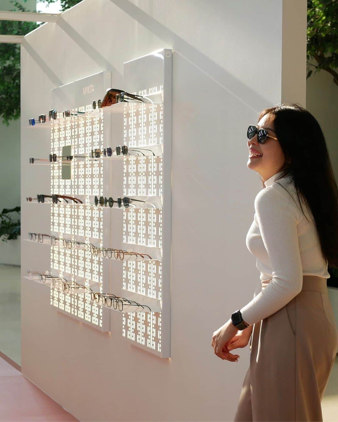 MYKITAさんのインスタグラム写真 - (MYKITAInstagram)「Hello Bangkok!   Our gorgeous pop-up shop in Central Embassy is open and ready for visitors.   Open daily 10.00–20.00  Discover a curated selection of eyewear, alongside our comprehensive optical service and eye exams.   Central Embassy | Level 2 1031  Phloen Chit Road | Pathumwan | 10330 Bangkok」5月31日 22時05分 - mykitaofficial