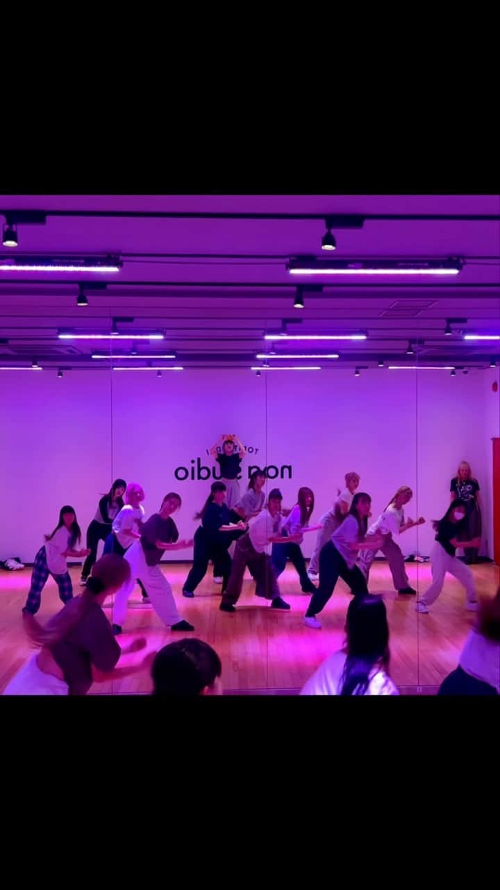 Asuka Fujimoriのインスタグラム：「🤍✴︎ @janetjackson  ・・・ 𝘽𝙚𝙜𝙞𝙣𝙣𝙚𝙧 𝘾𝙡𝙖𝙨𝙨💞🧠🔄 #dammnbaby#janetjackson #choreography」