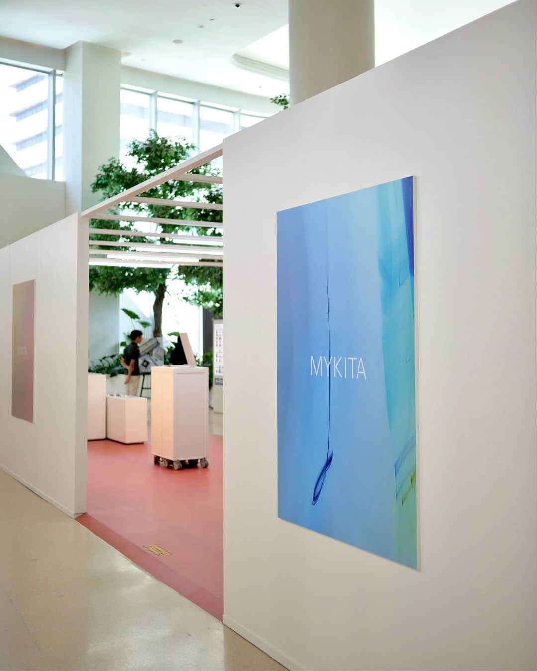 MYKITAのインスタグラム：「Hello Bangkok!   Our gorgeous pop-up shop in Central Embassy is open and ready for visitors.   Open daily 10.00–20.00  Discover a curated selection of eyewear, alongside our comprehensive optical service and eye exams.   Central Embassy | Level 2 1031  Phloen Chit Road | Pathumwan | 10330 Bangkok」