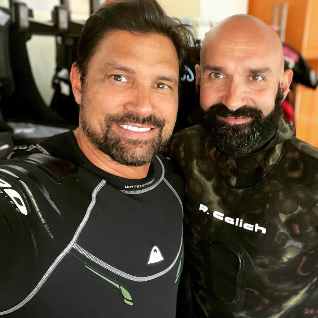 のインスタグラム：「Learning from the best! @pavlos.samaras 💪🏽🇬🇷 @ouranoupoli_diving_center_」